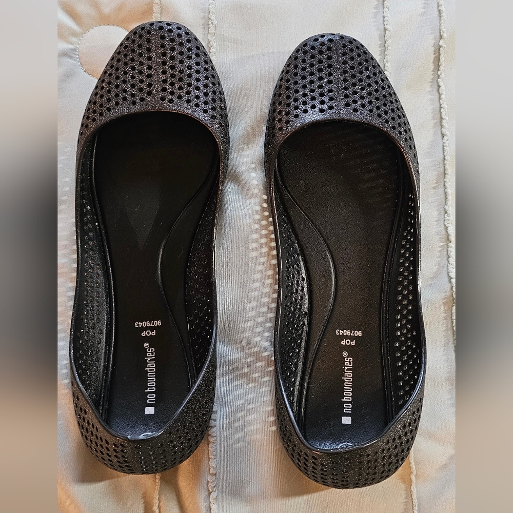 no boundaries jelly black shoes size 9